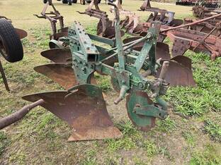 John Deere 2