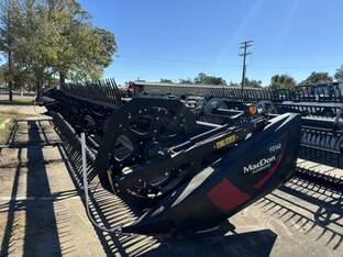 2021 MacDon Industries FD140