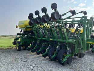 2010 John Deere 1790