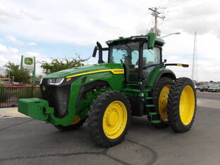 2022 John Deere 8R 230