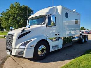 2025 Volvo VNL64T300