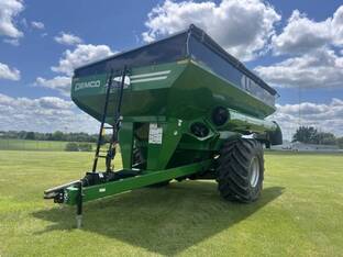 2023 Demco 1000 SA Grain Cart