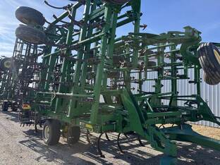 2013 John Deere 2210