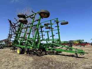 2013 John Deere 2210