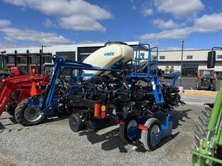 2025 Kinze 3505