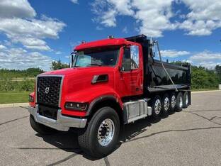 2026 Volvo VHD64F300