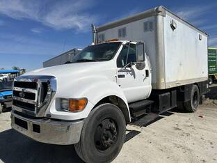 2007 Ford F750 XL SD