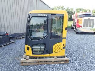 2015 Komatsu PC138USLC-11