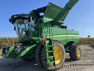 2022 John Deere S780