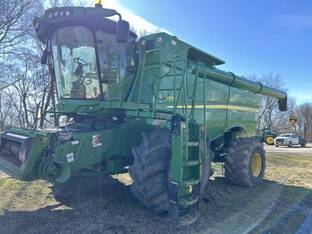 2017 John Deere S690