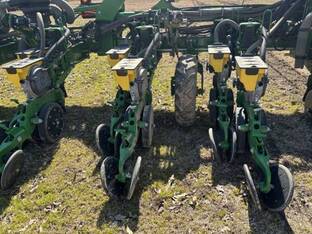 2022 John Deere DR12T