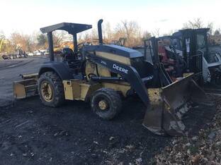 2016 John Deere 210L