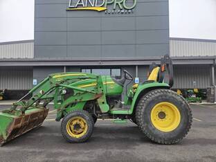 2005 John Deere 3320