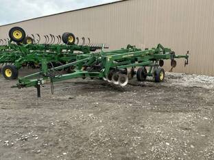 2007 John Deere 2700