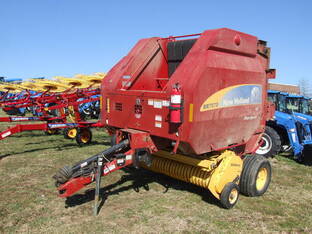 2012 New Holland BR7070