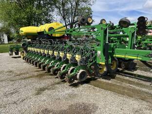 2013 John Deere DB66