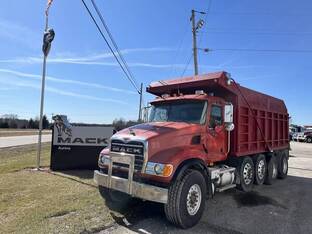 2003 Mack GRANITE CV713