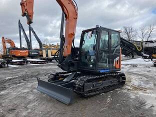 2025 Hitachi ZX85USB-7