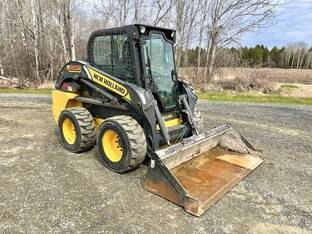 2011 New Holland L220