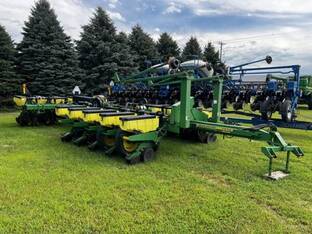 2001 John Deere 1770