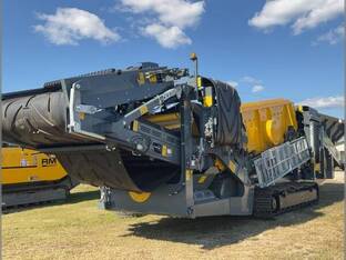 2022 Rubble Master HS11000M