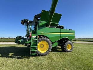 2023 John Deere S780