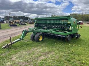 John Deere 1560