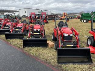 2023 Massey-Ferguson GC1725M