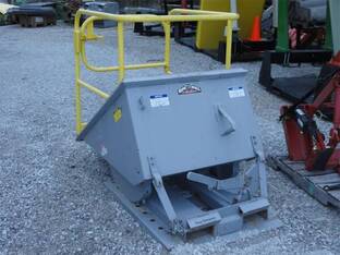 2020 Iron Bull 1/2 YARD BABY BULL JOB HOPPER