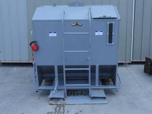 2020 Iron Bull 3 YARD DUST HOPPER