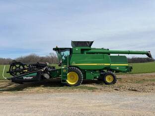 2012 John Deere T670