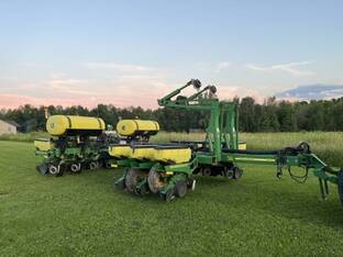 2005 John Deere 1770