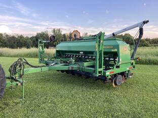 2000 John Deere 1560