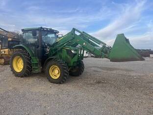 2017 John Deere 6110R