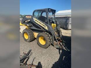 2014 New Holland L230