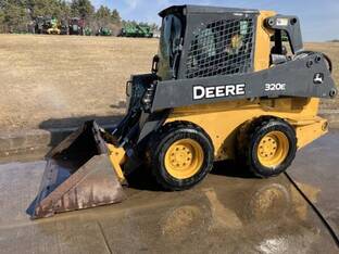 2014 John Deere 320E