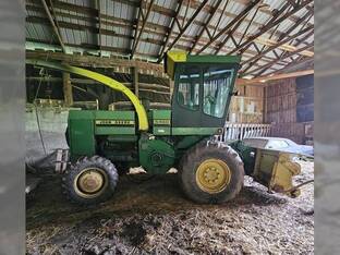 John Deere 5460