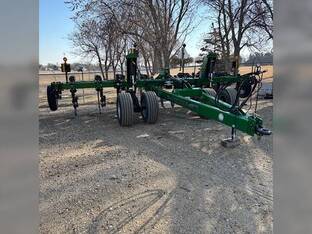 2024 Unverferth ZONEBUILDER 122