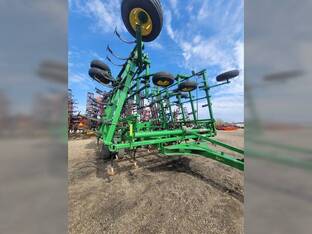 2013 John Deere 2210