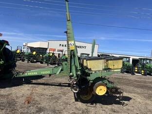 John Deere 7200