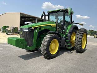 2023 John Deere 8R 250
