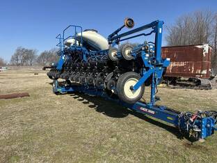 2022 Kinze 3605