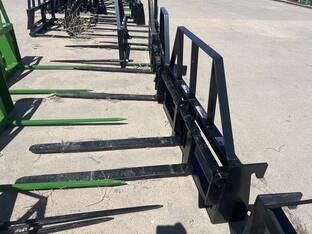 BALEMASTER MFG FARMHAND F11