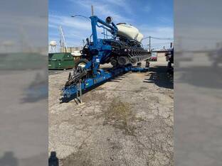 2017 Kinze 3660