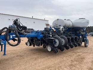 2014 Kinze 4900