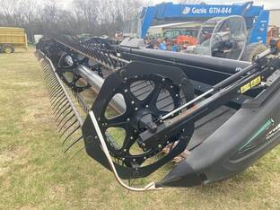 2016 MacDon Industries FD75D