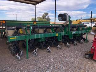 2019 Great Plains YP825A