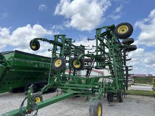 2011 John Deere 2210