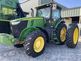 2012 John Deere 7215R