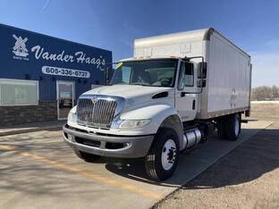 2017 International DURASTAR 4400